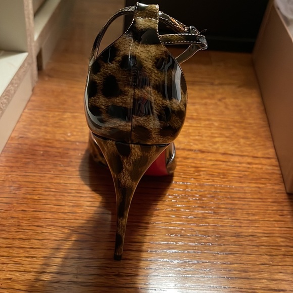 Christian Louboutin  Senora 100 PAT Leopardino
39.5 BRAND NEW - Picture 4 of 6